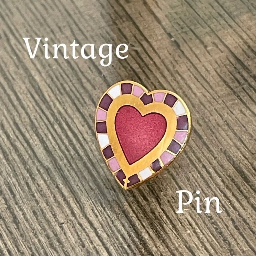 Vintage Valley Casting Heart-Shaped Goldtone and Pink Enamel Pin